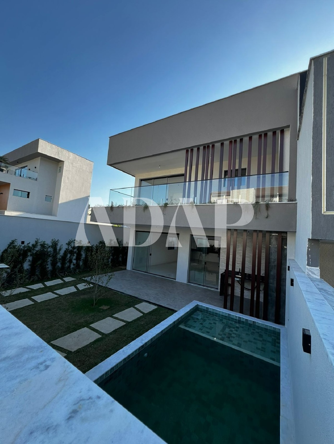 Casa à venda com 4 quartos, 247m² - Foto 3