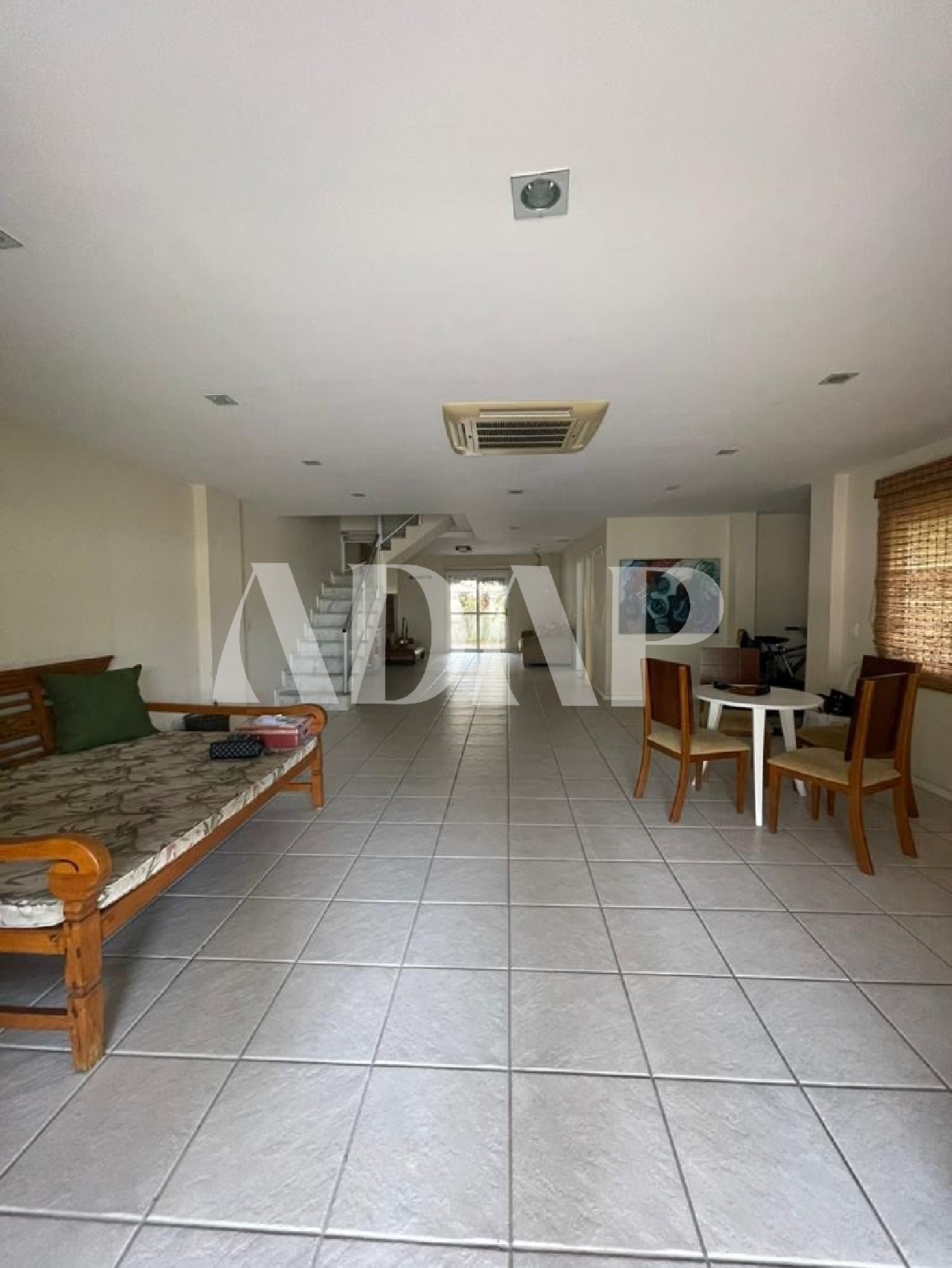 Casa à venda com 4 quartos, 450m² - Foto 4