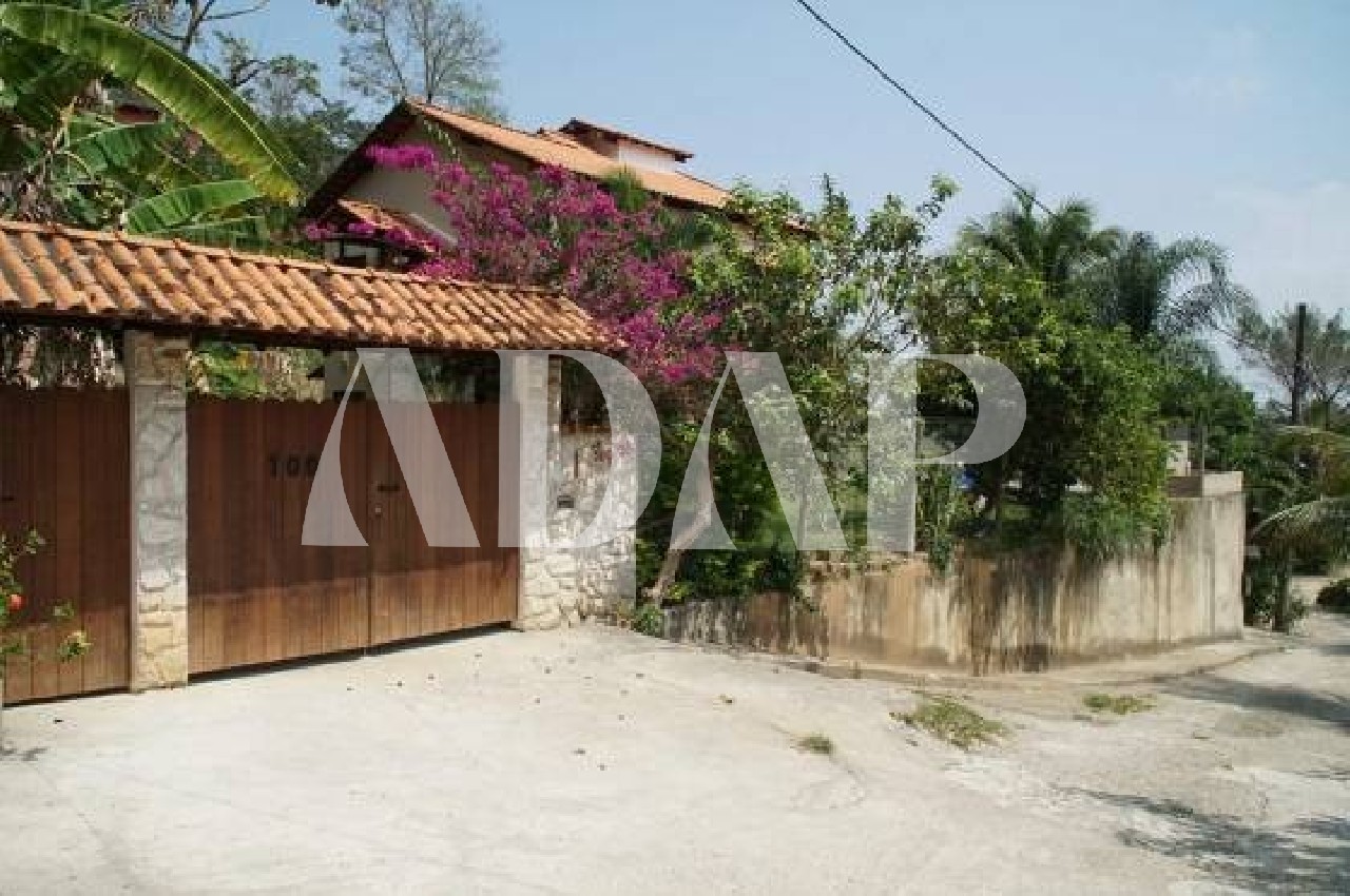 Casa à venda com 4 quartos, 250m² - Foto 3