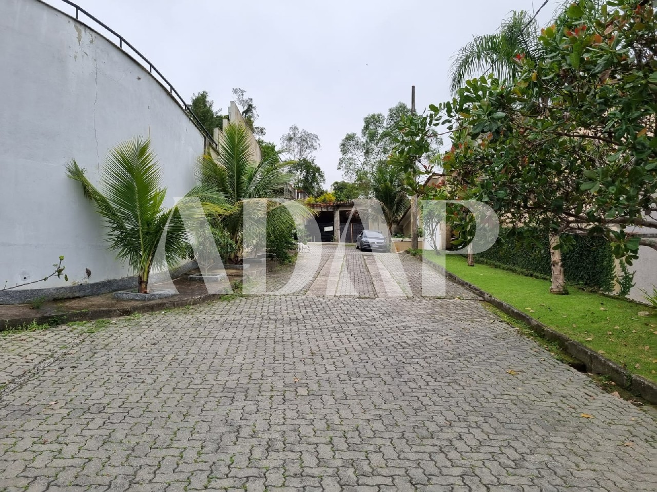 Casa à venda e aluguel com 4 quartos, 530m² - Foto 4