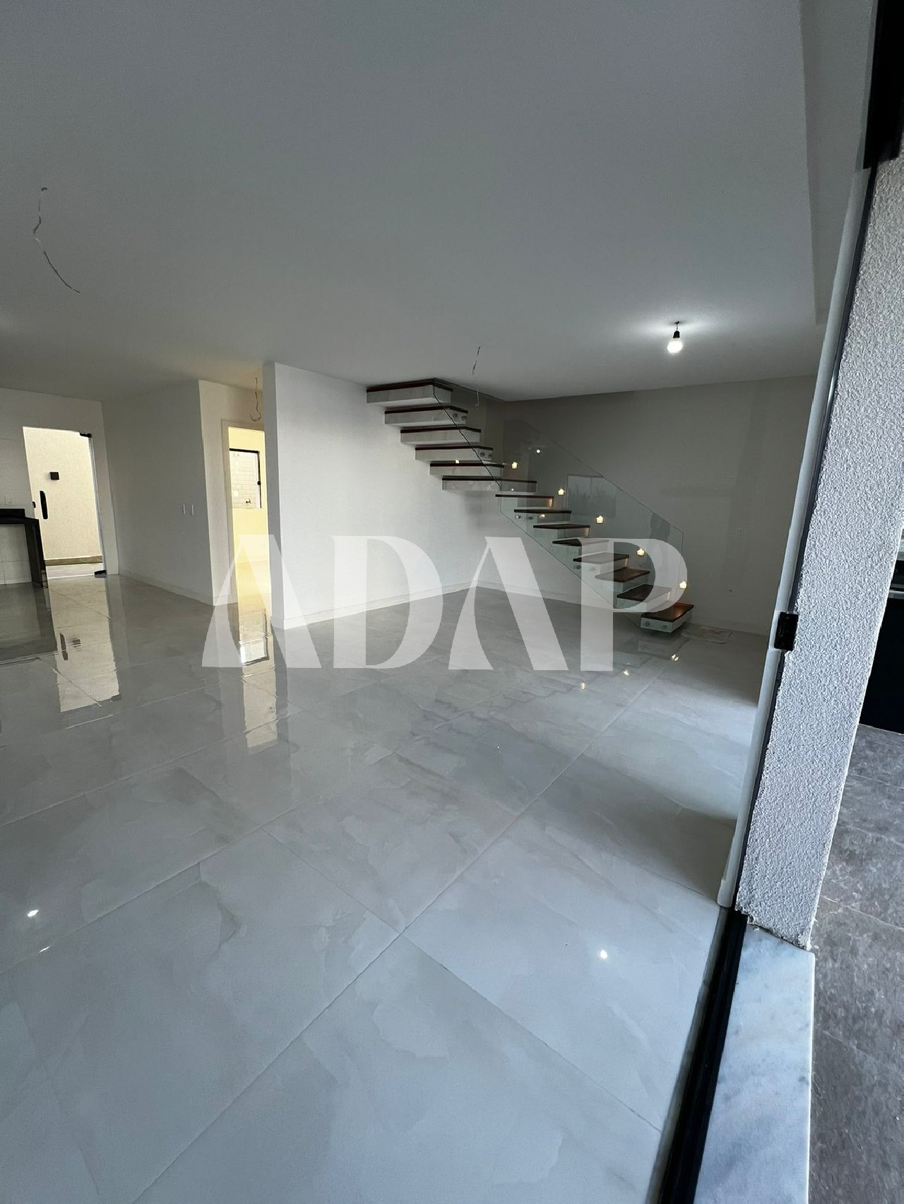 Casa à venda com 4 quartos, 247m² - Foto 12