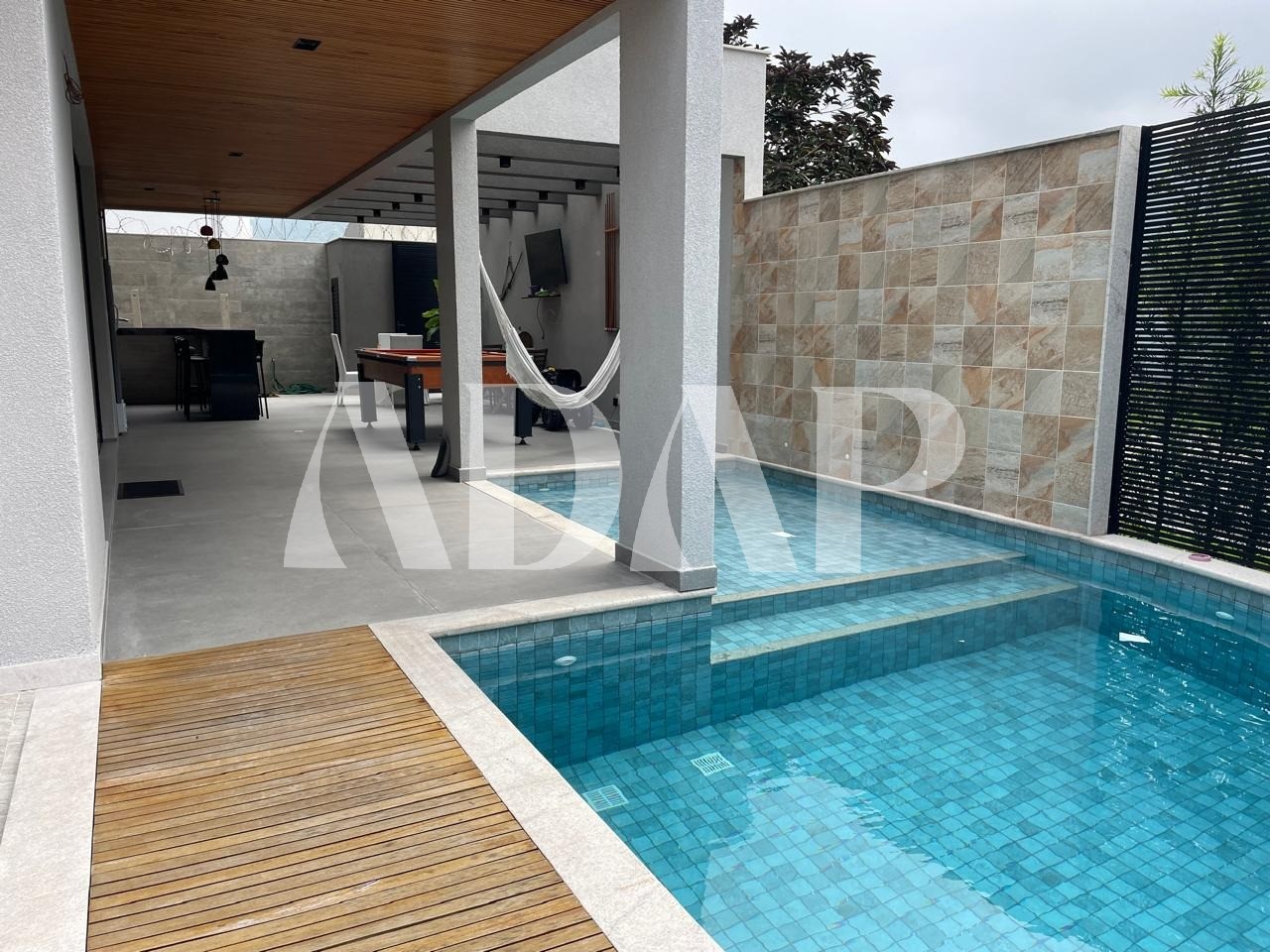 Casa à venda com 4 quartos, 420m² - Foto 4