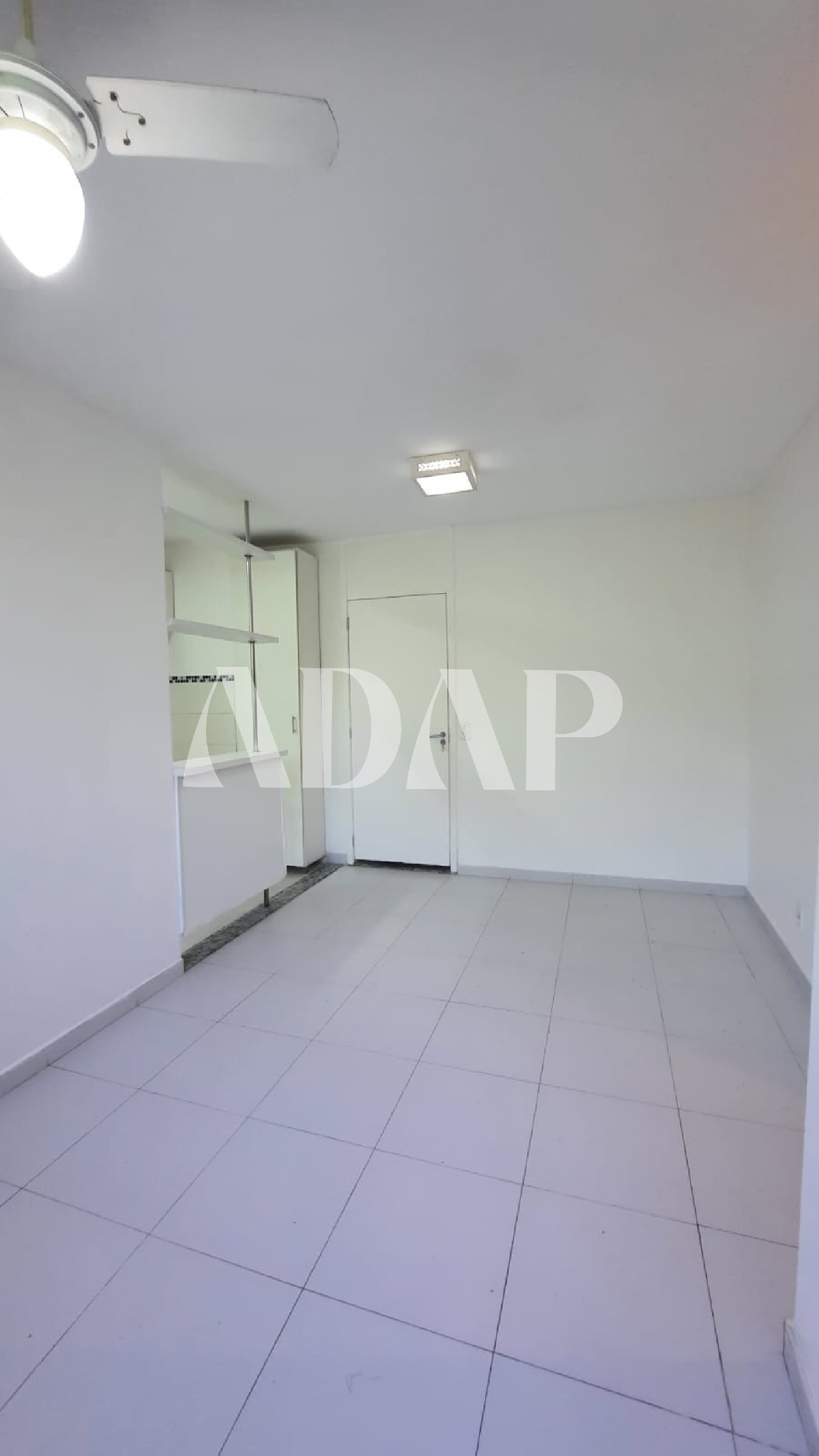 Apartamento à venda com 2 quartos, 44m² - Foto 3