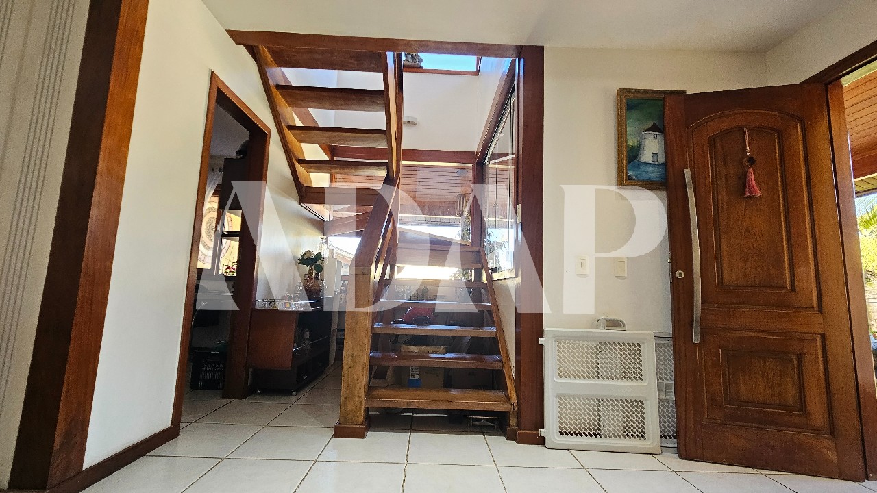 Casa à venda com 4 quartos, 367m² - Foto 25