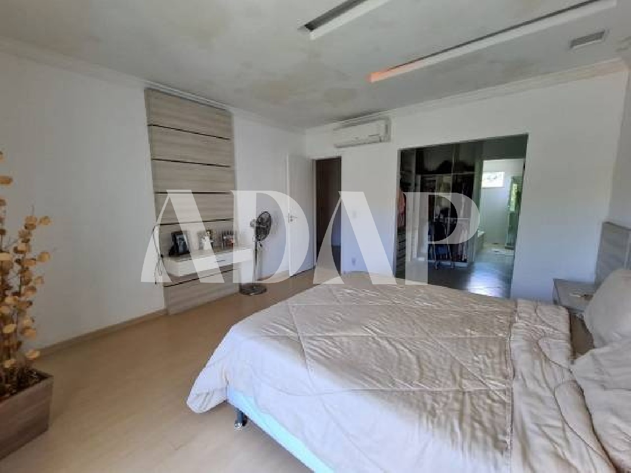 Casa à venda com 4 quartos, 250m² - Foto 17