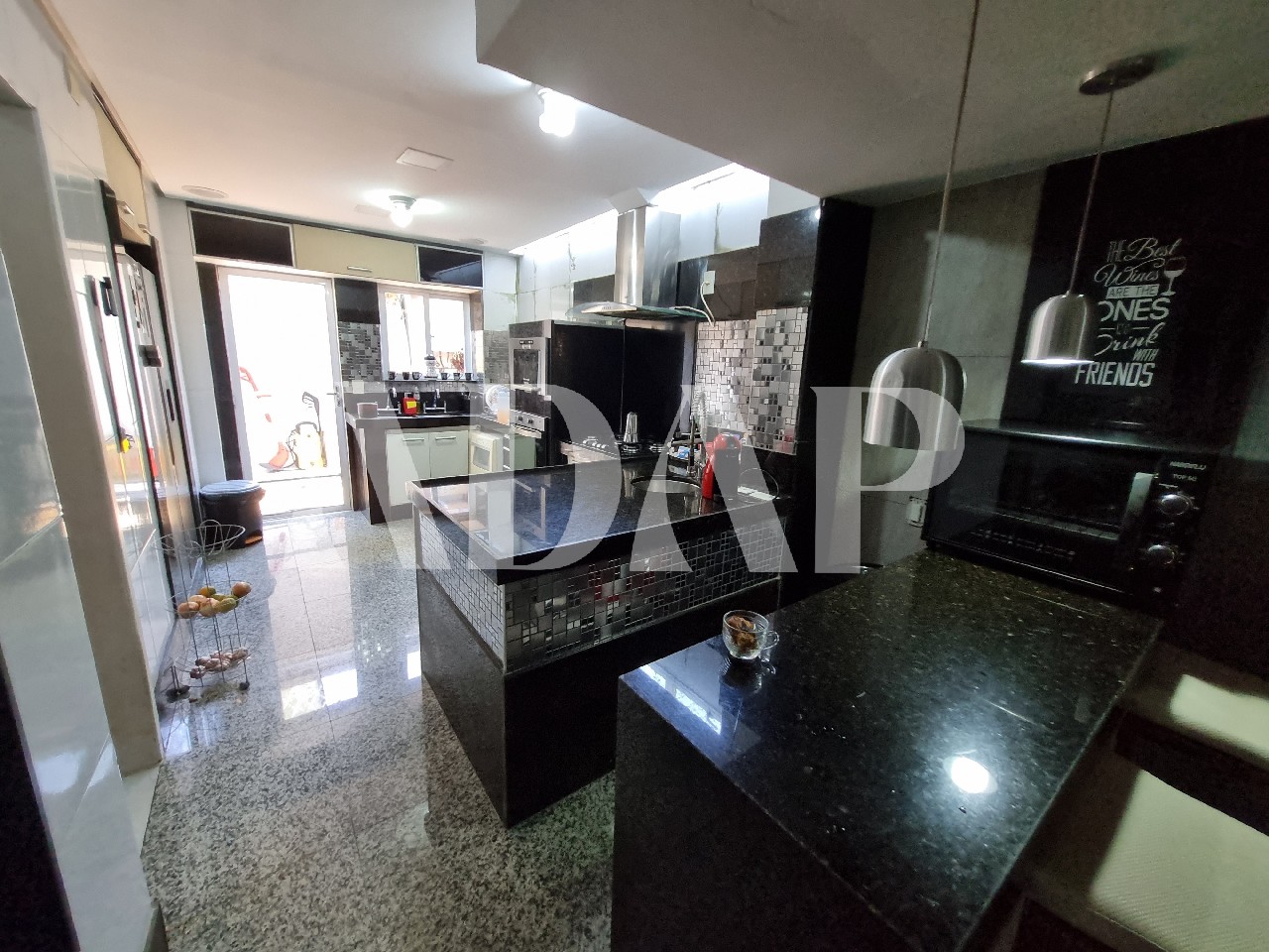 Casa à venda com 4 quartos, 263m² - Foto 16