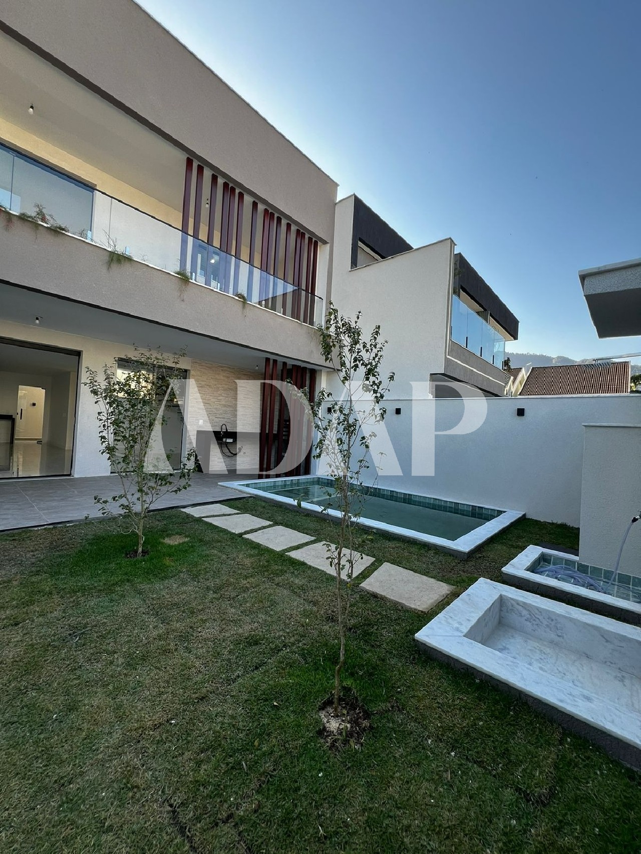 Casa à venda com 4 quartos, 247m² - Foto 7