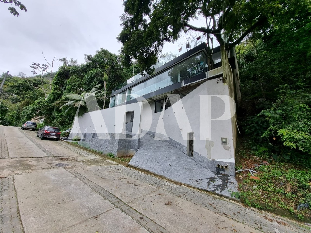 Casa à venda e aluguel com 4 quartos, 530m² - Foto 2