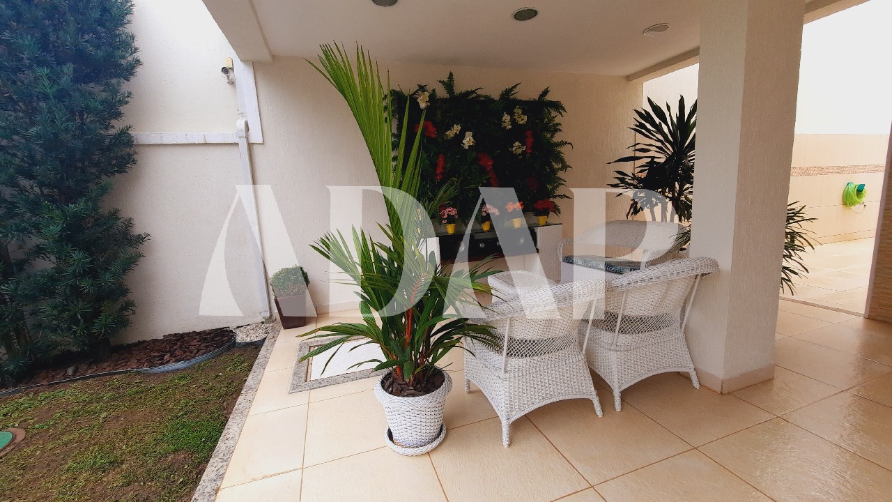 Casa à venda com 4 quartos, 360m² - Foto 4