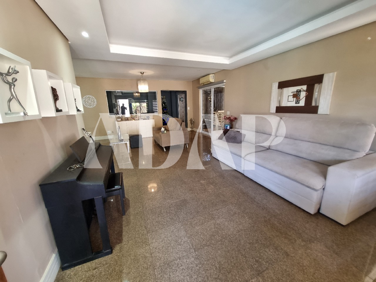 Casa à venda com 4 quartos, 263m² - Foto 12