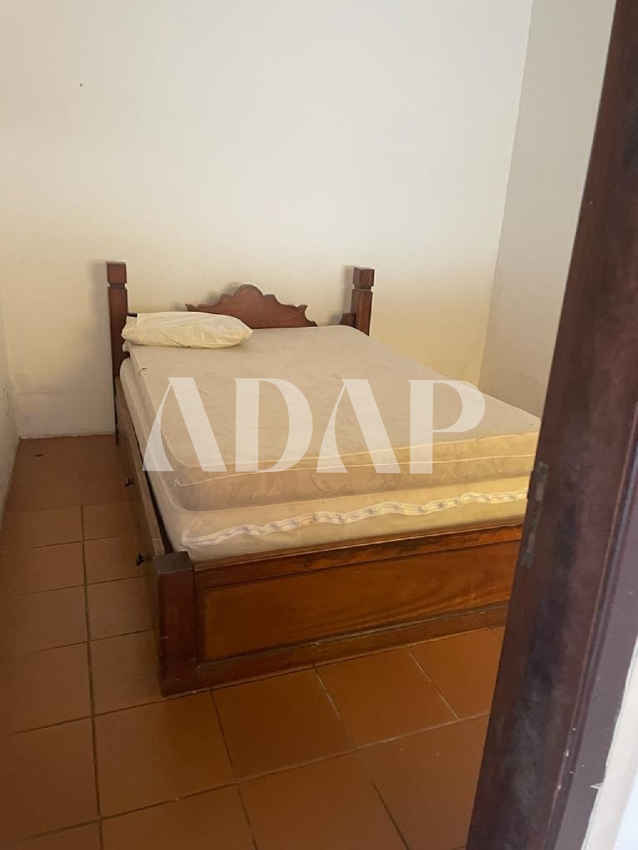 Casa à venda com 1 quarto, 47m² - Foto 2