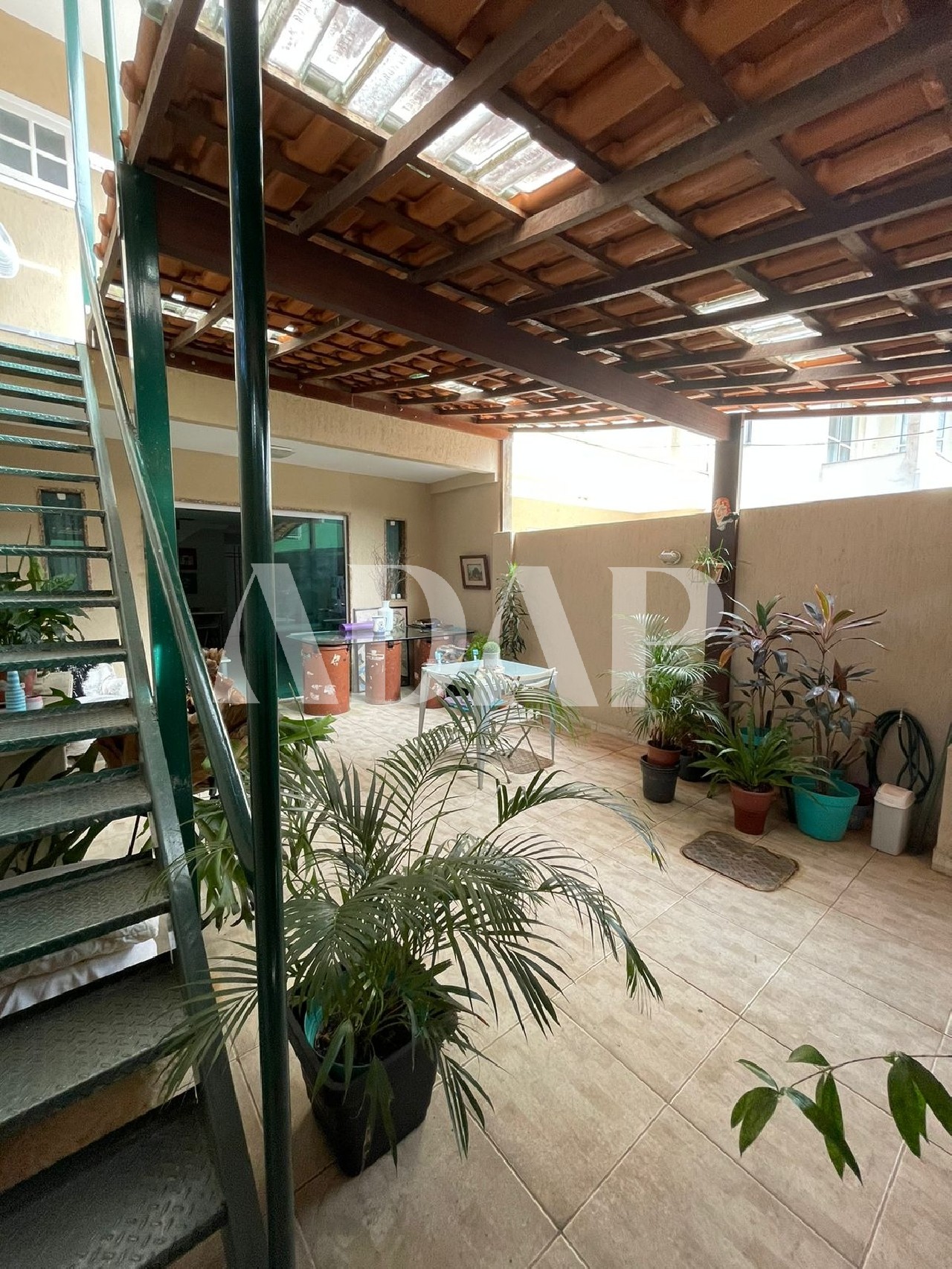 Casa à venda com 3 quartos, 160m² - Foto 2