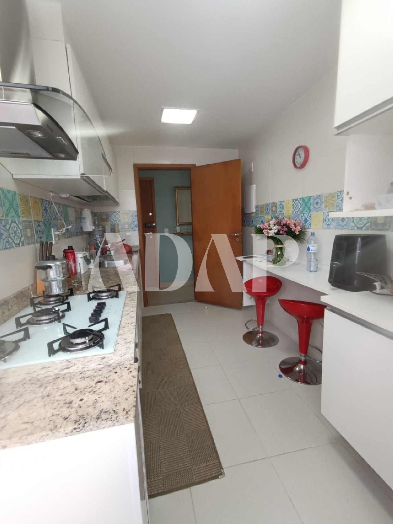 Apartamento à venda com 3 quartos, 95m² - Foto 9