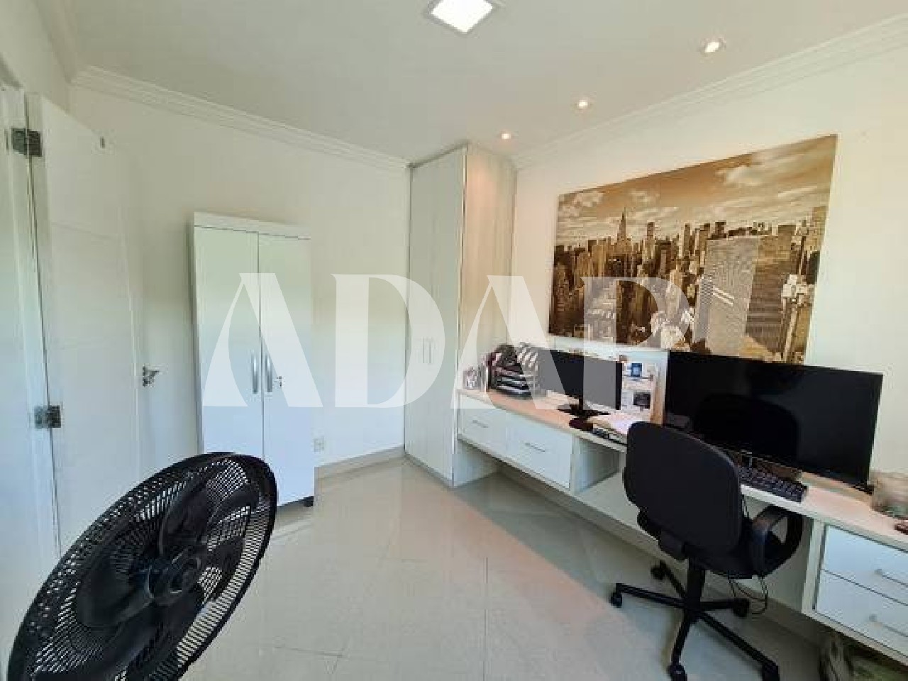 Casa à venda com 4 quartos, 250m² - Foto 13