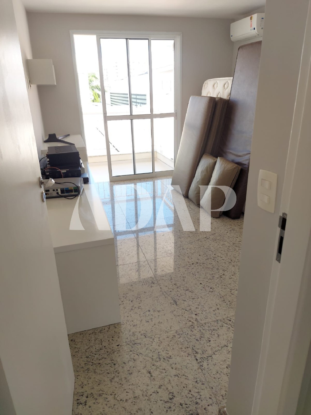 Casa à venda com 4 quartos, 238m² - Foto 25