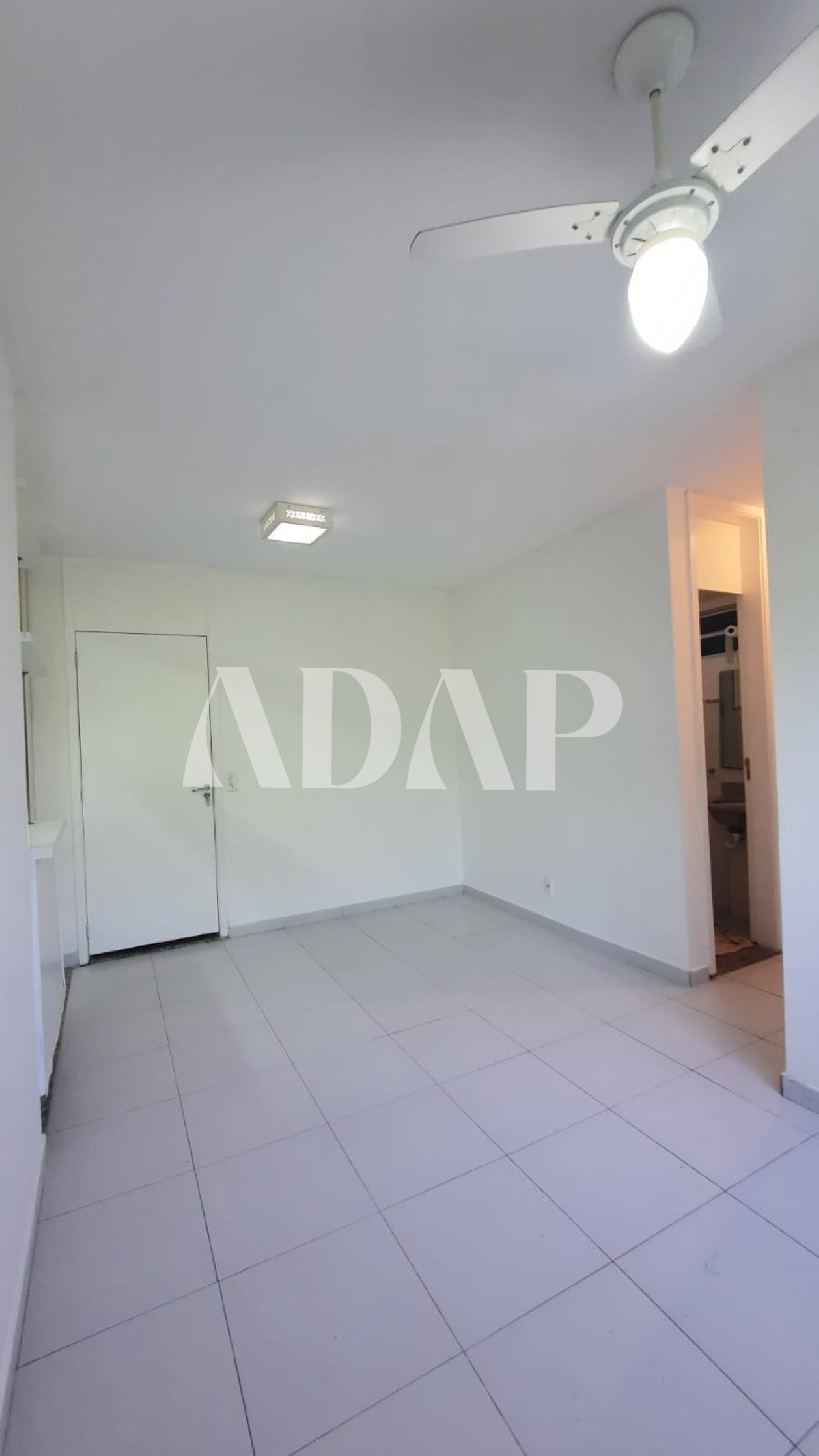 Apartamento à venda com 2 quartos, 44m² - Foto 4