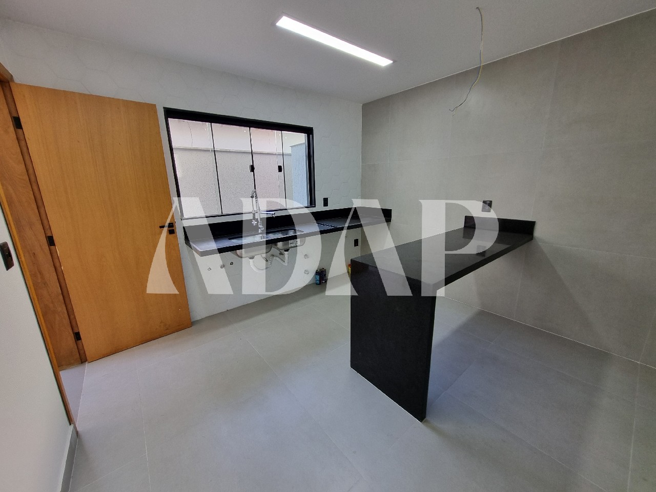 Casa à venda com 4 quartos, 180m² - Foto 14