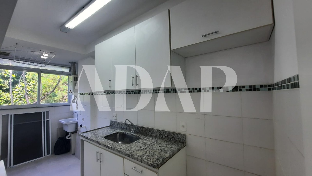 Apartamento à venda com 2 quartos, 44m² - Foto 2