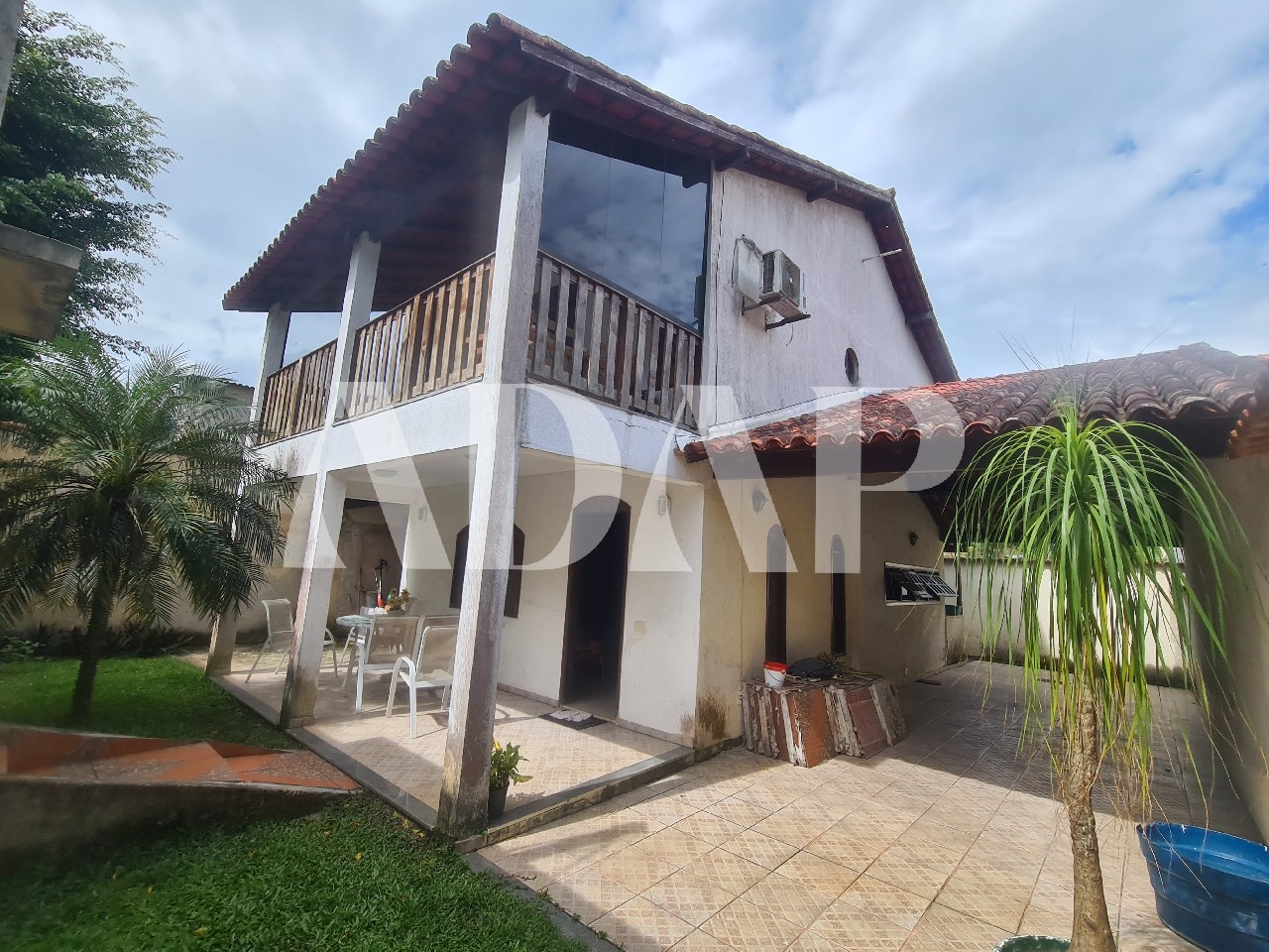 Casa à venda com 3 quartos, 360m² - Foto 1