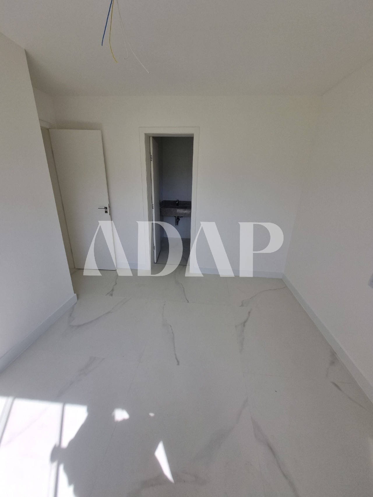 Casa à venda com 4 quartos, 190m² - Foto 25