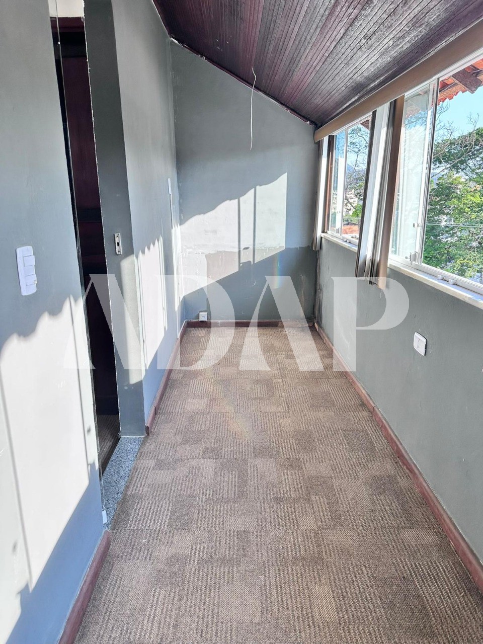 Casa à venda com 4 quartos, 280m² - Foto 9