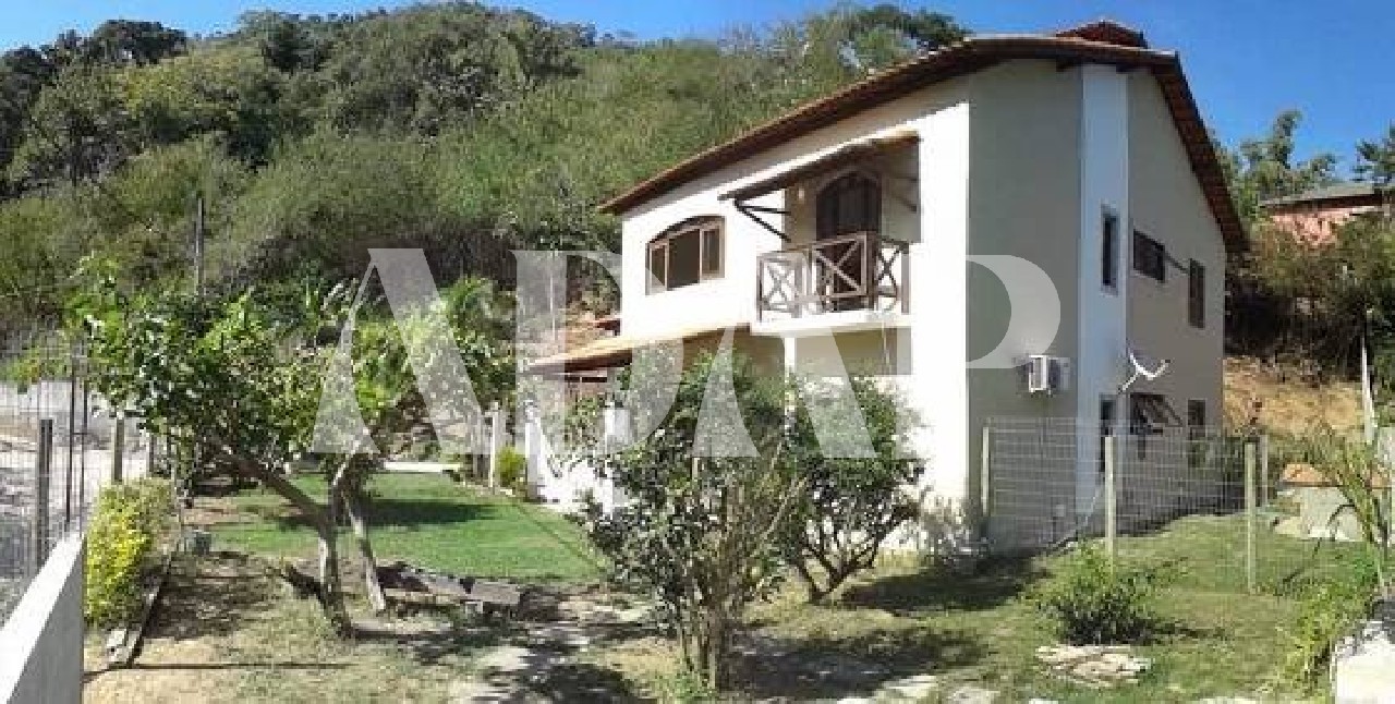 Casa à venda com 4 quartos, 250m² - Foto 1