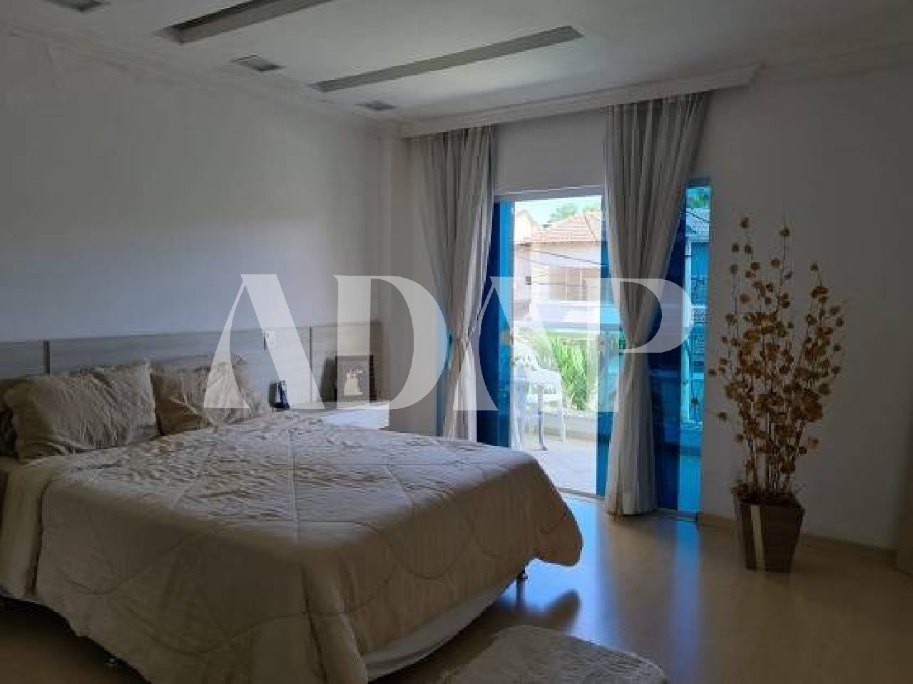 Casa à venda com 4 quartos, 250m² - Foto 16