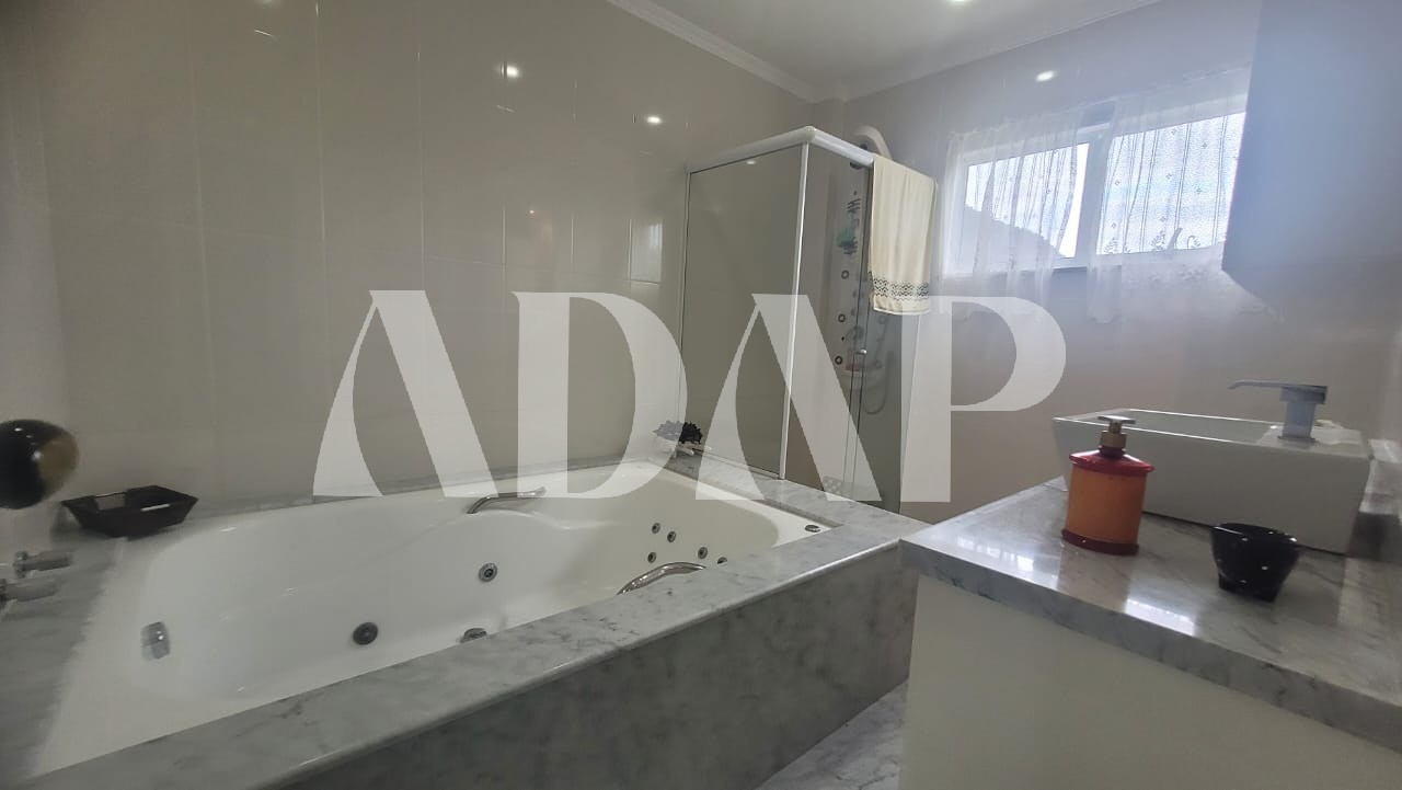 Casa à venda com 3 quartos, 273m² - Foto 14