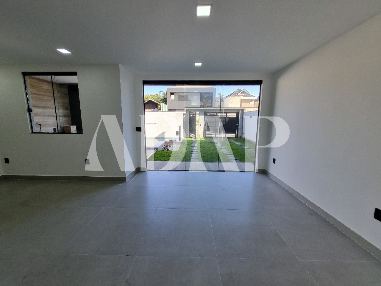 Casa à venda com 4 quartos, 180m² - Foto 10