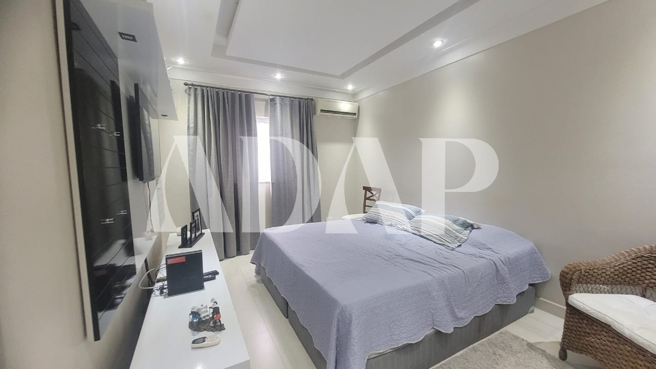 Casa à venda com 3 quartos, 273m² - Foto 16