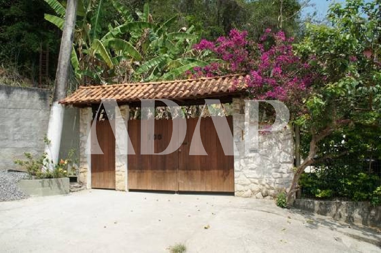 Casa à venda com 4 quartos, 250m² - Foto 13