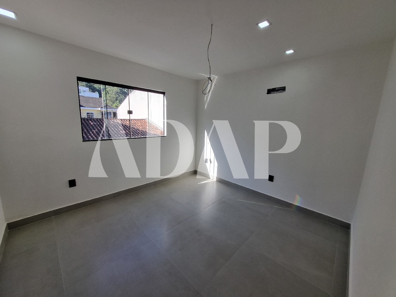 Casa à venda com 4 quartos, 180m² - Foto 37