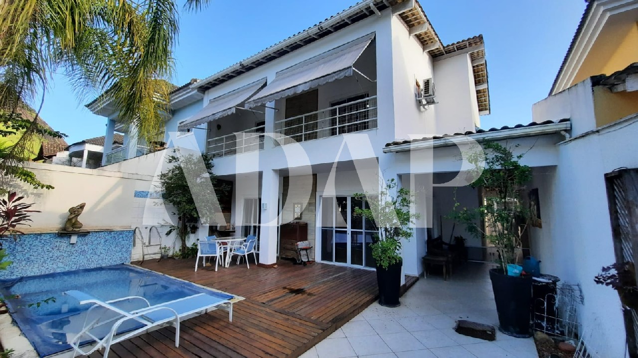 Casa à venda com 3 quartos, 180m² - Foto 1