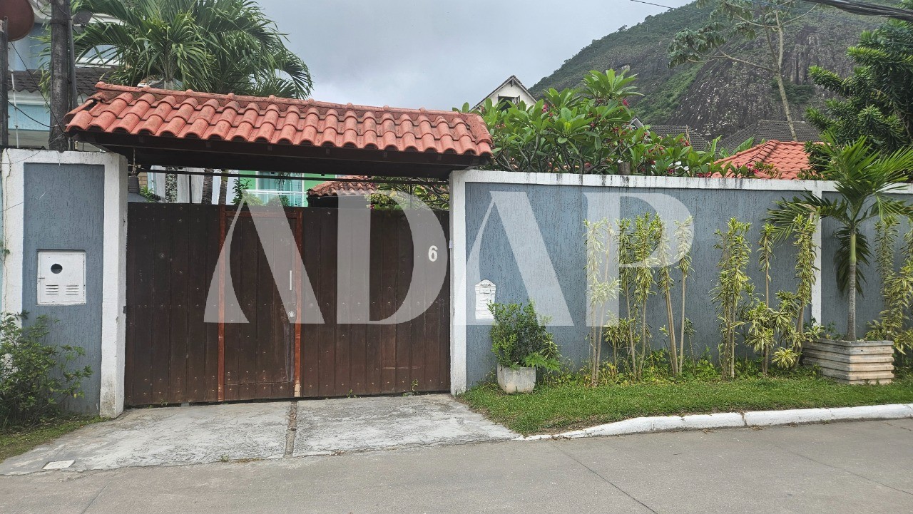 Casa à venda com 2 quartos, 250m² - Foto 2