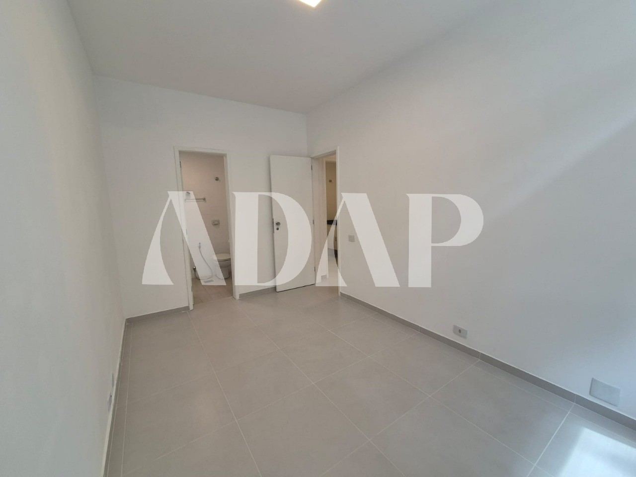 Apartamento para alugar com 3 quartos, 125m² - Foto 24