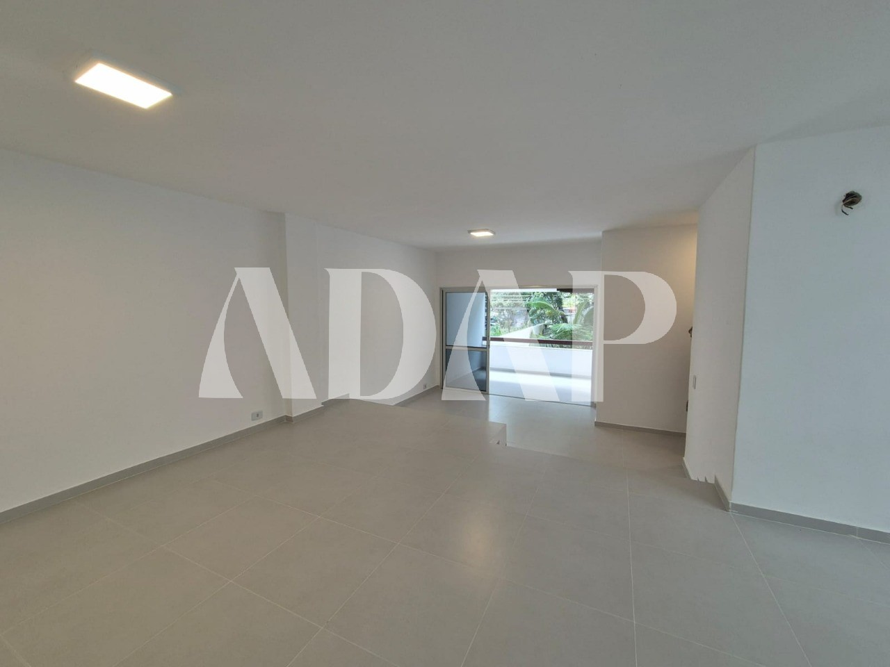 Apartamento para alugar com 3 quartos, 125m² - Foto 6