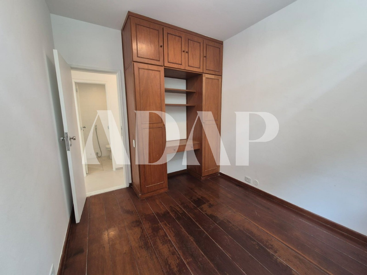 Apartamento para alugar com 3 quartos, 125m² - Foto 18