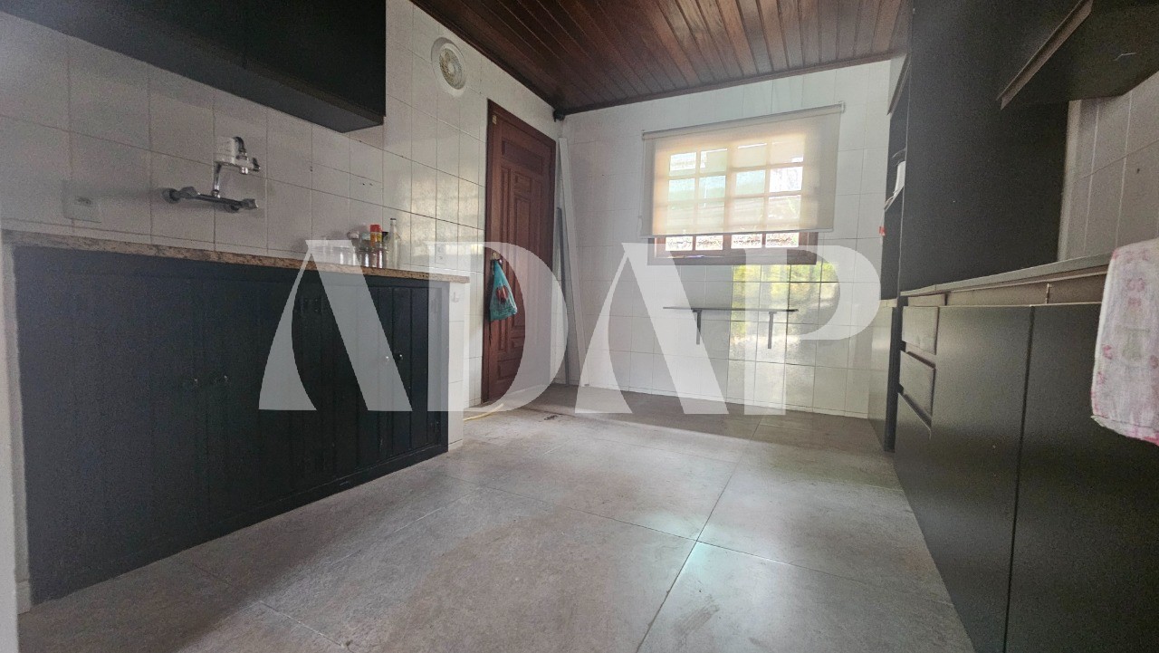 Casa à venda com 2 quartos, 250m² - Foto 26