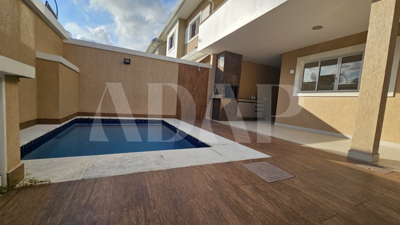 Casa, 5 quartos, 238 m² - Foto 1