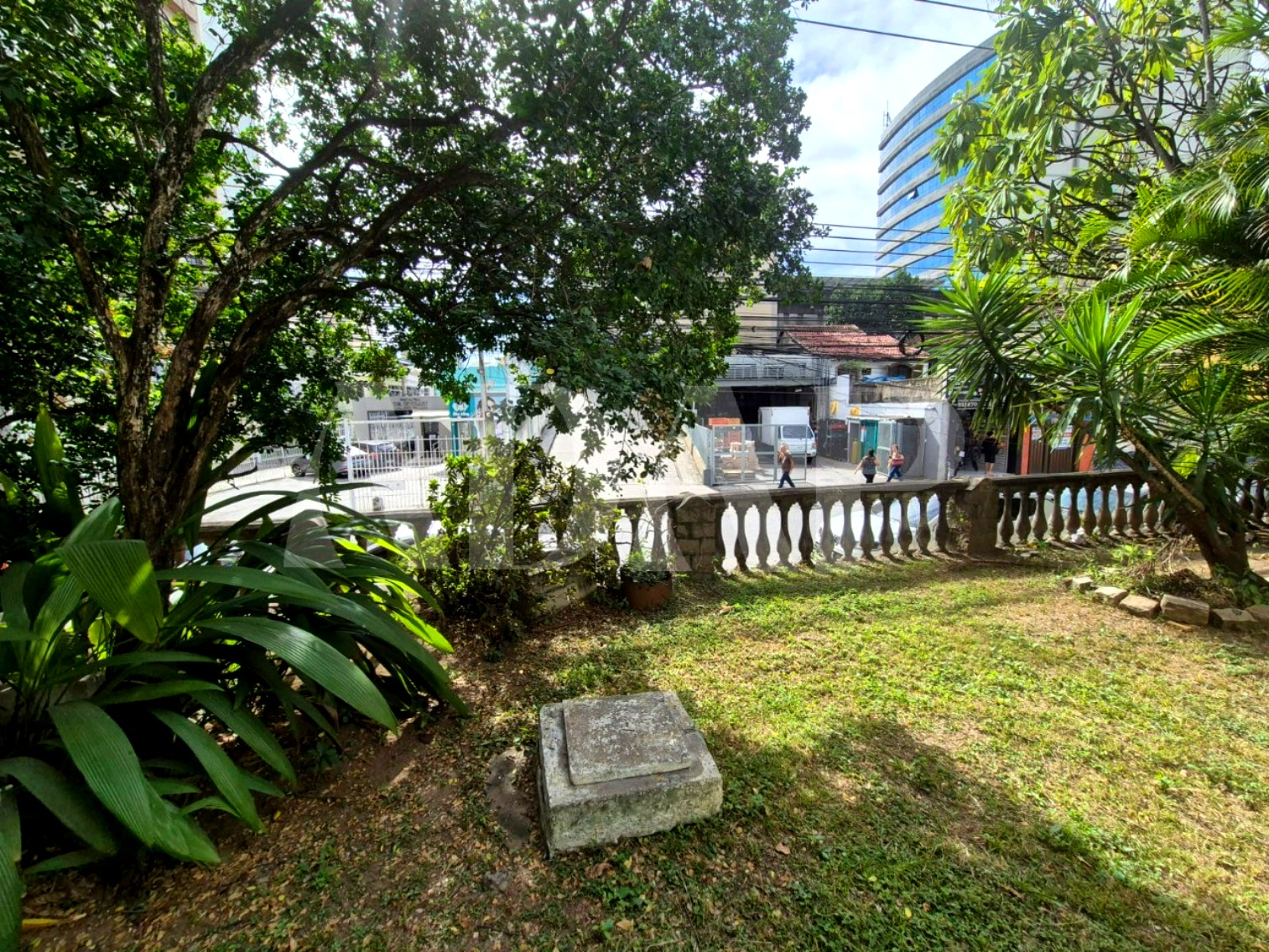 Loteamento e Condomínio, 1210 m² - Foto 2