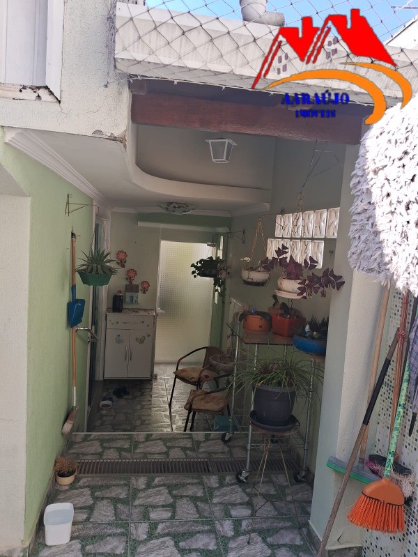 Casa à venda com 4 quartos, 200m² - Foto 28