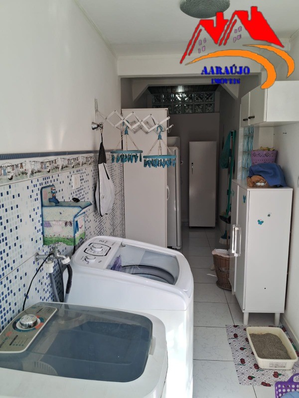 Casa à venda com 4 quartos, 200m² - Foto 17