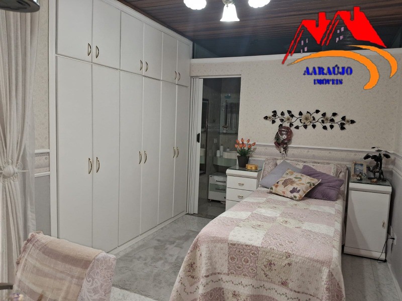 Casa à venda com 4 quartos, 200m² - Foto 12