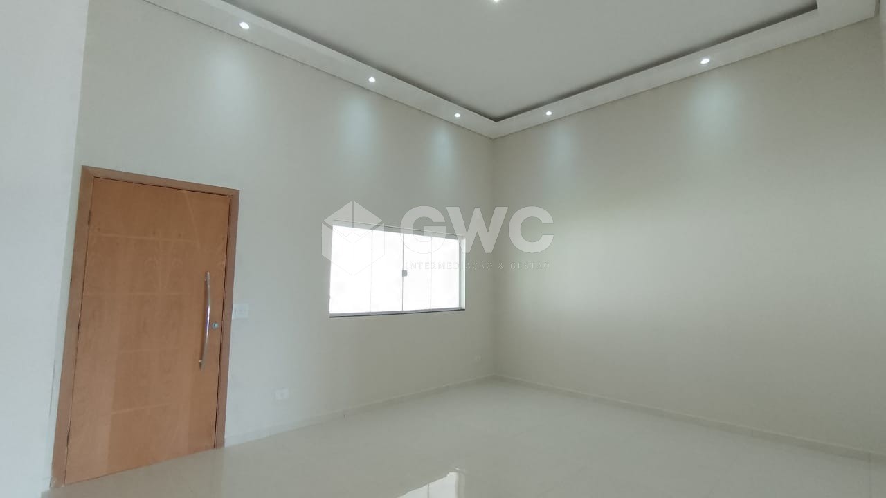 Casa à venda com 2 quartos, 300m² - Foto 2