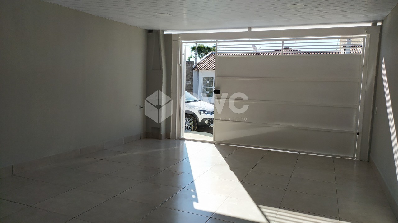 Casa à venda com 2 quartos, 130m² - Foto 2