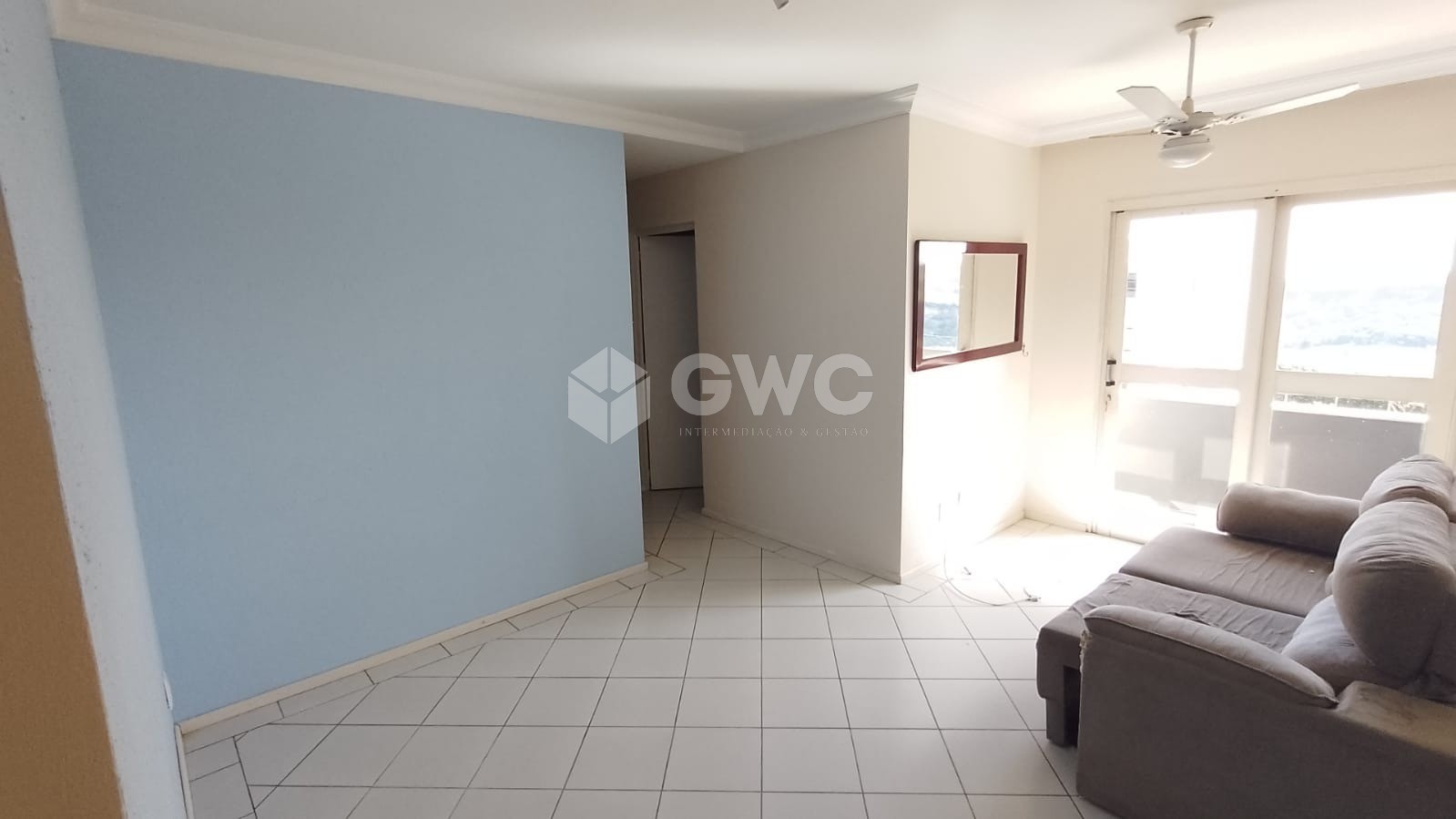 Apartamento à venda com 3 quartos, 1250m² - Foto 2