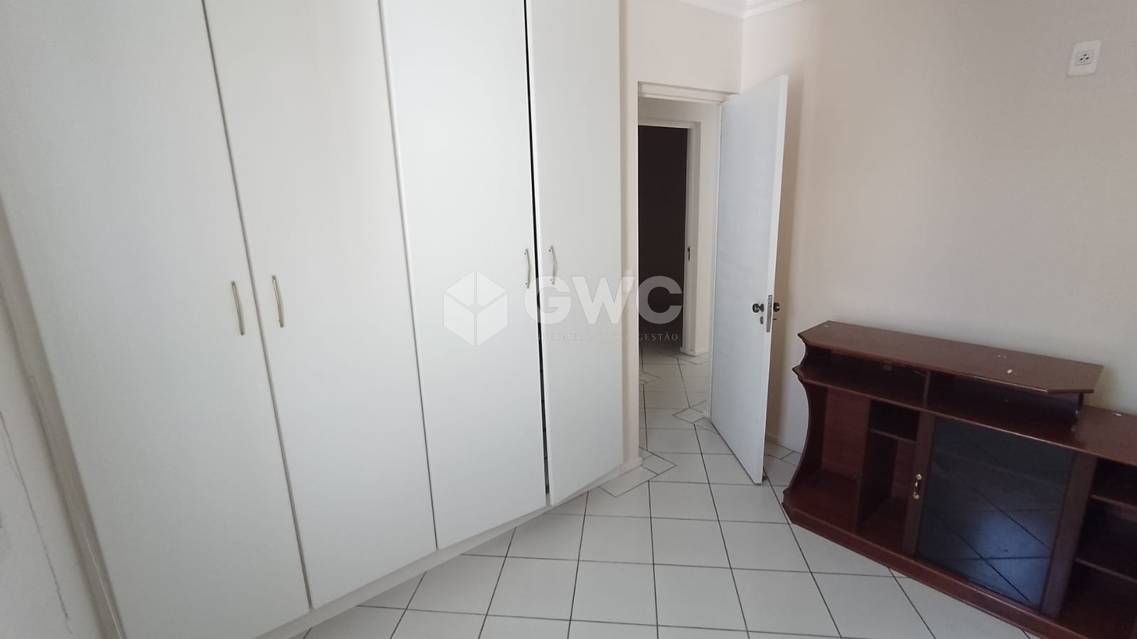 Apartamento à venda com 3 quartos, 1250m² - Foto 5