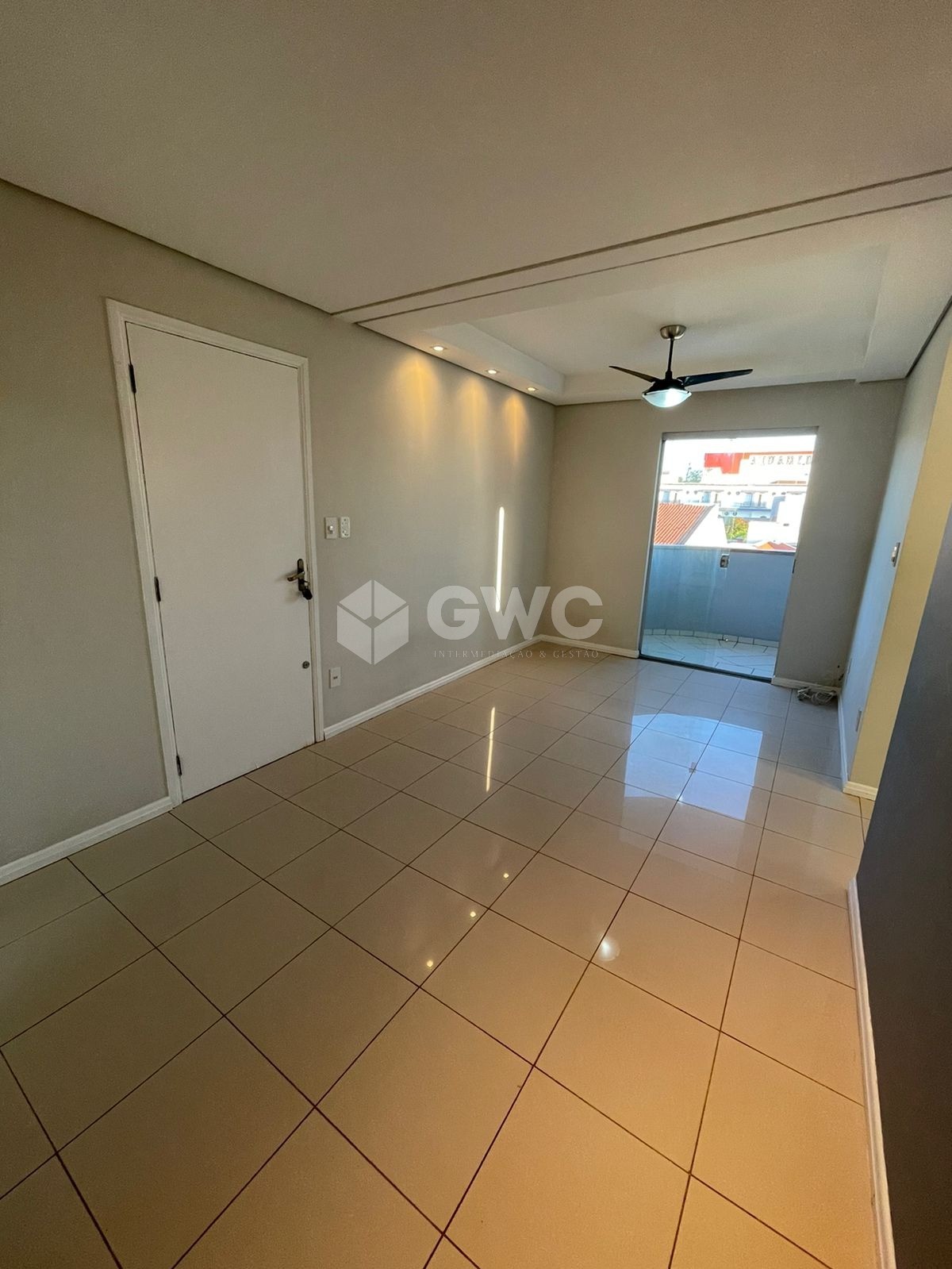 Apartamento à venda com 2 quartos, 72m² - Foto 8