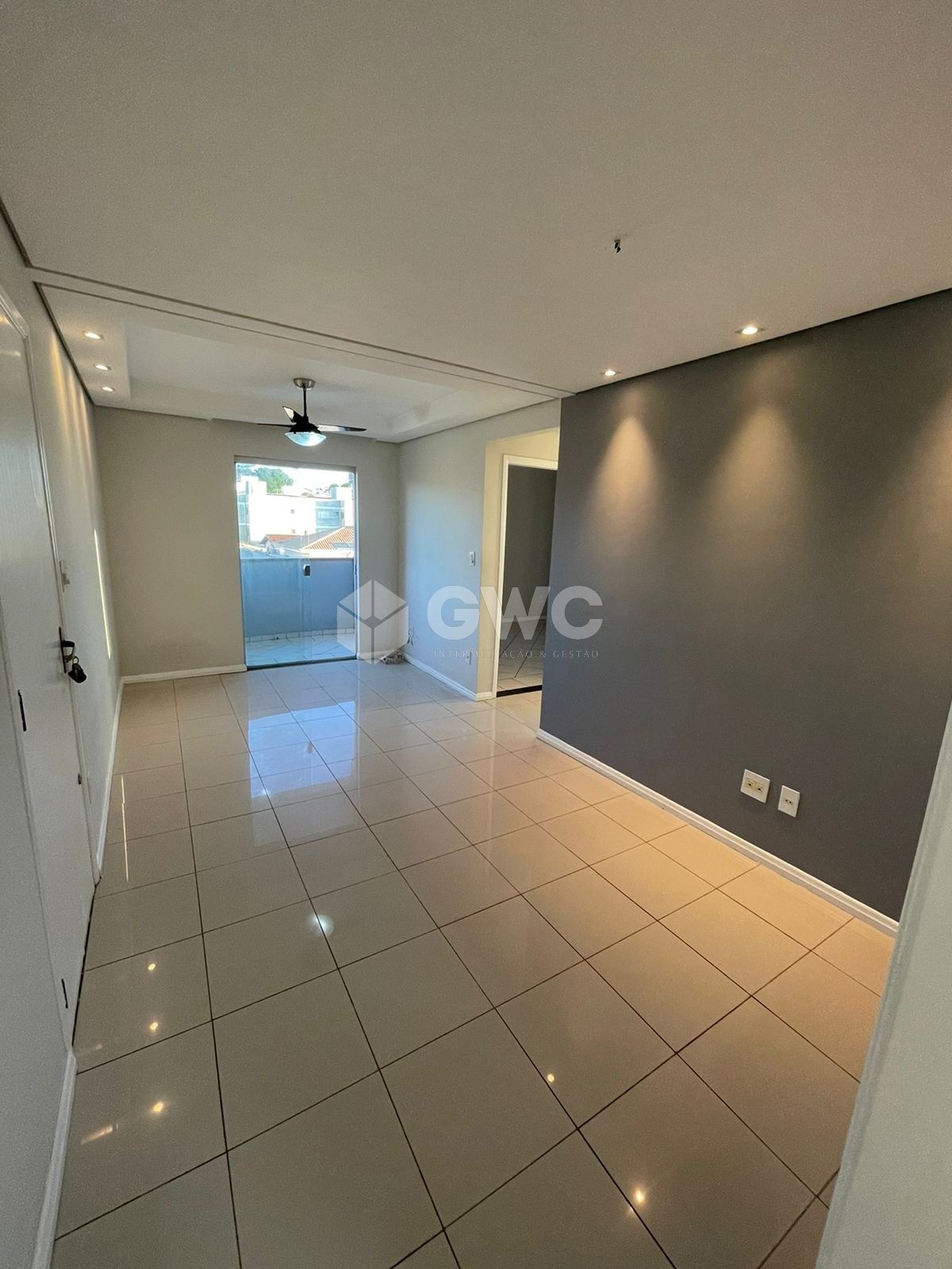 Apartamento à venda com 2 quartos, 72m² - Foto 7