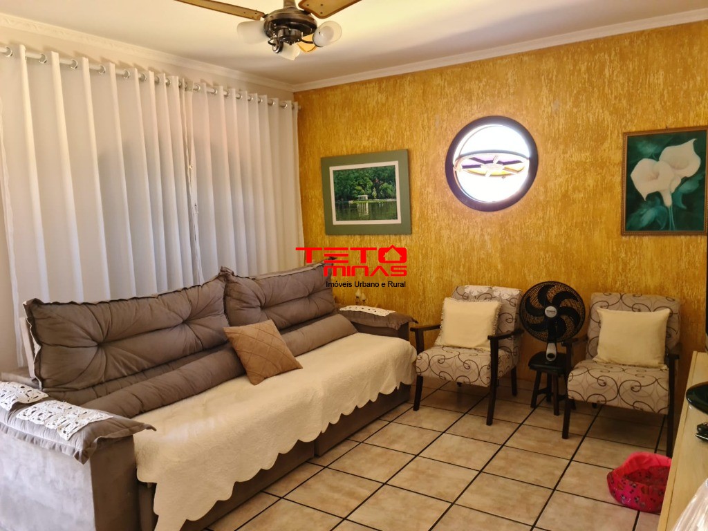 Casa à venda com 3 quartos - Foto 1